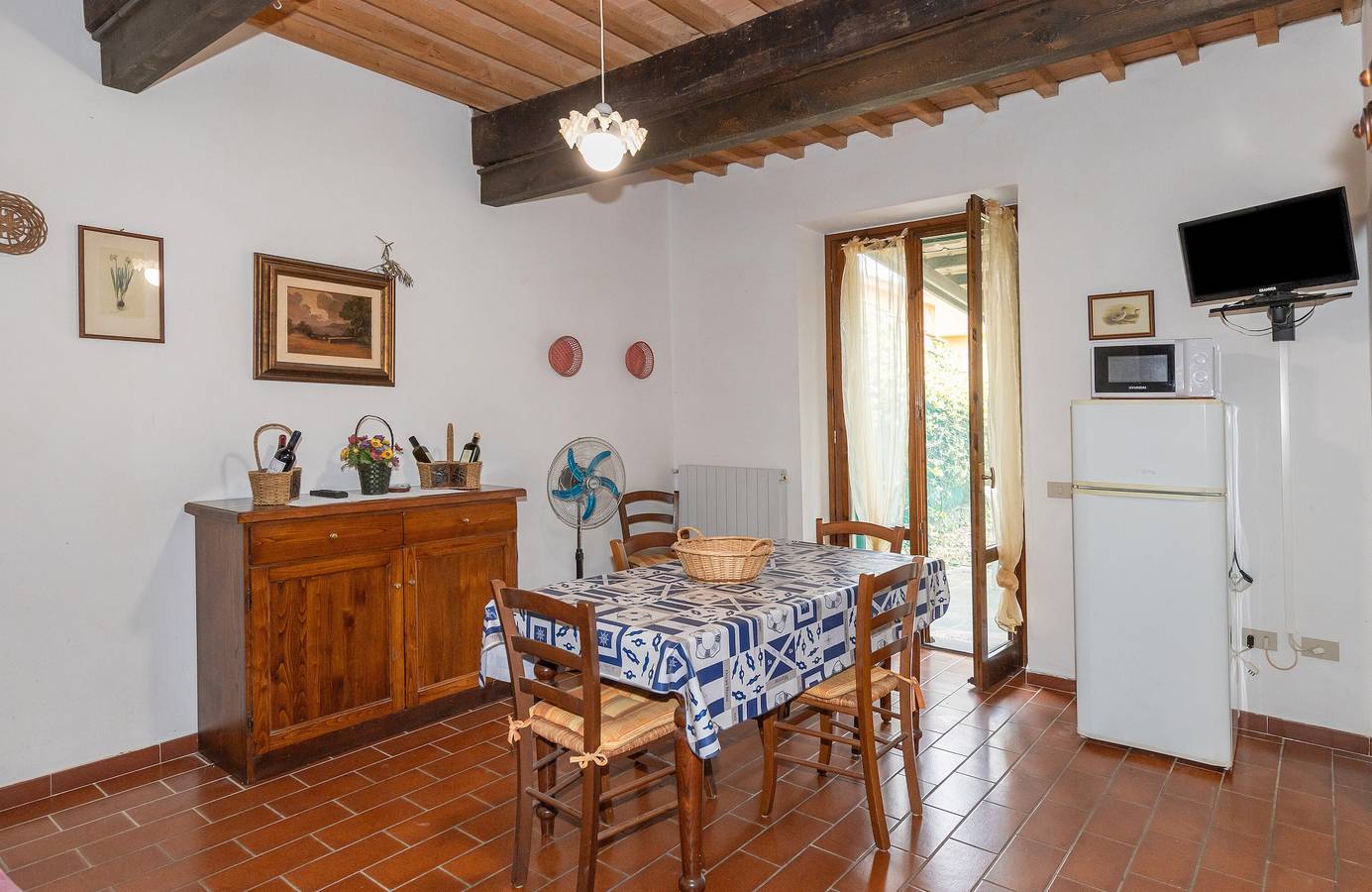 Appartamento intero, Appartamento 'Milla - Bilocale Allodola' con piscina condivisa, terrazza privata e Wi-Fi in Cecina, Costa degli Etruschi