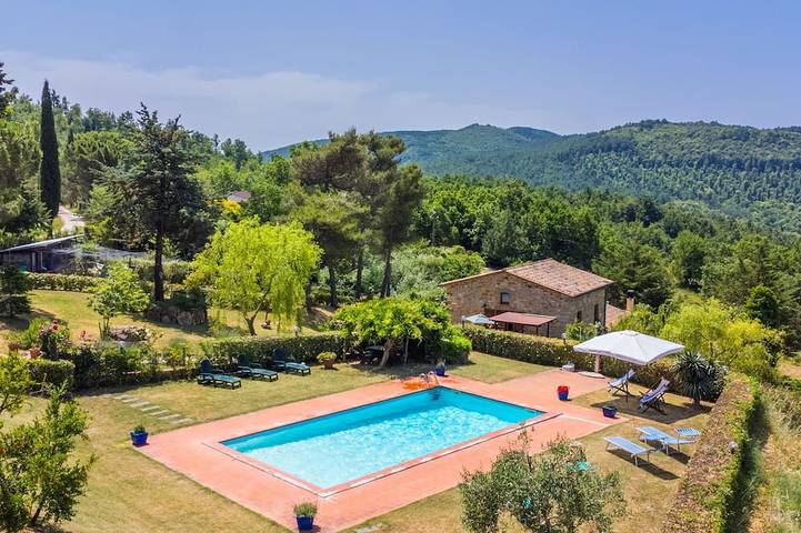 Ferienhaus für 12 Personen, mit Terrasse und Pool sowie Garten - 1