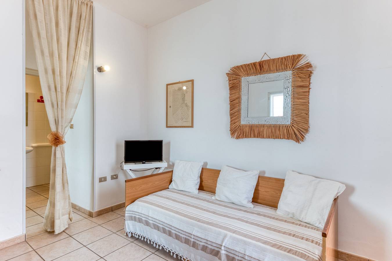 Apartamento entero, Apartamento 'Trande' con Balcón, Wi-Fi y Aire Acondicionado in Leuca, Castrignano del Capo