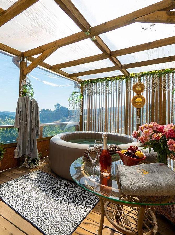 Casa de férias para 10 pessoas, com piscina e jacuzzi e ainda jardim, adaptado a crianças em Mangualde