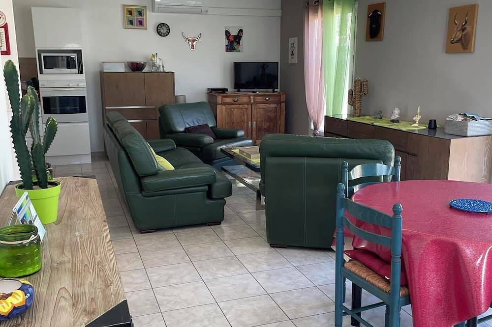 Maisonette Moderne au Coeur de la Provence. T2 65 m2 -eyragues in Eyragues, Region de Arles