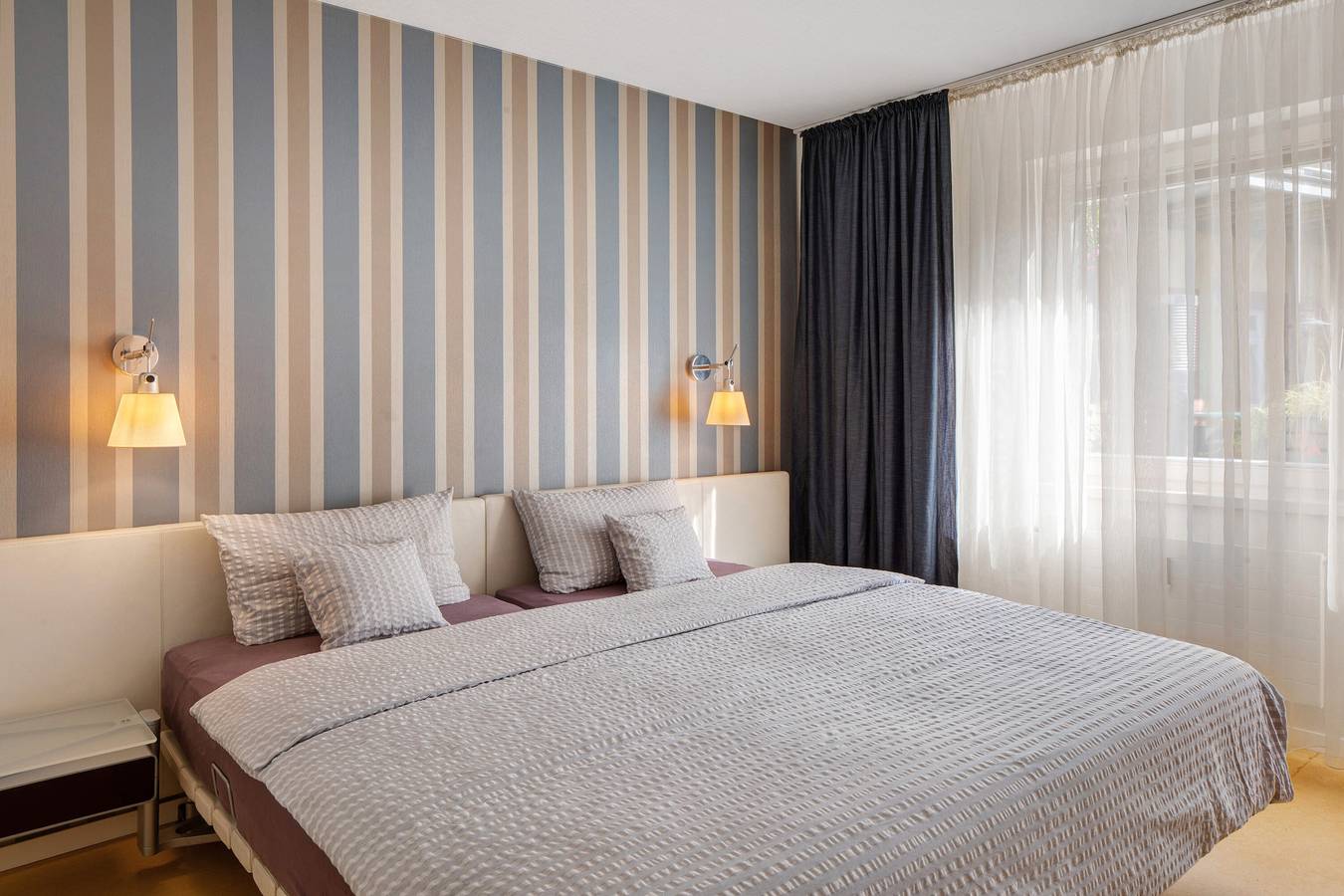 Entire studio, Studio Apartment 'Nr 1 Haus Stiegeler Adelhauser' with Private Terrace and Wi-Fi in Freiburg, Southern Black Forest