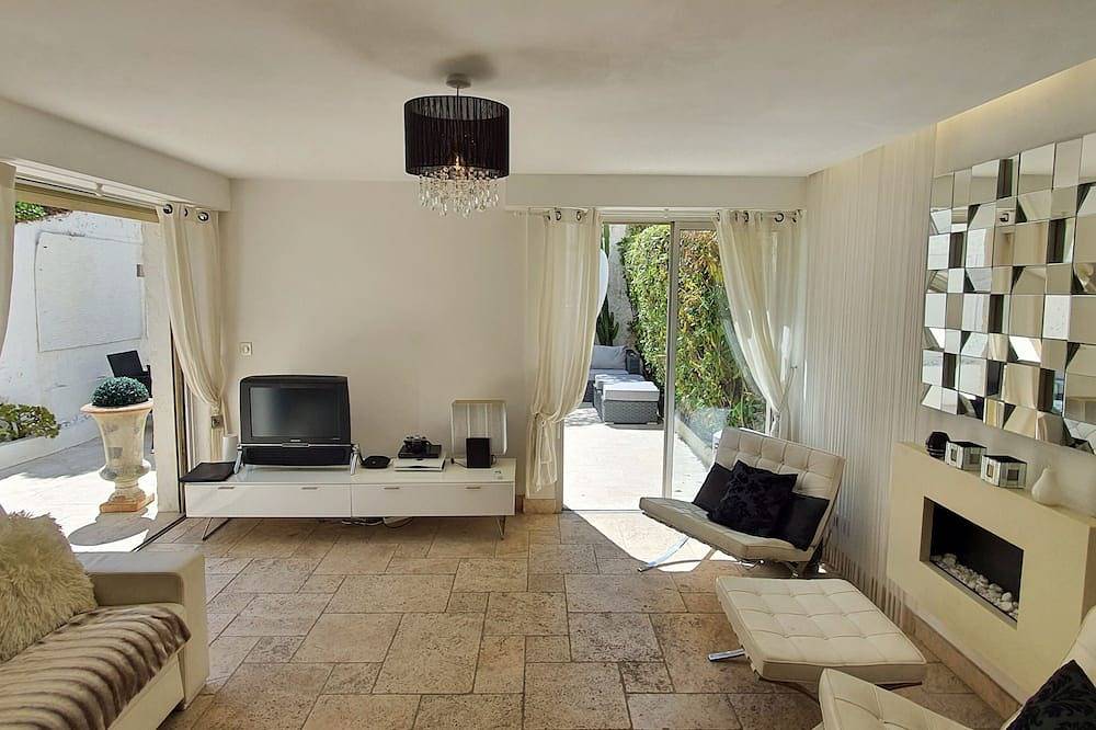 Ganze Wohnung, Unique crashpad with pool, private terrace & garden, sleeps 4 - 1 bed apartment in Saint-Tropez, Draguignan Region