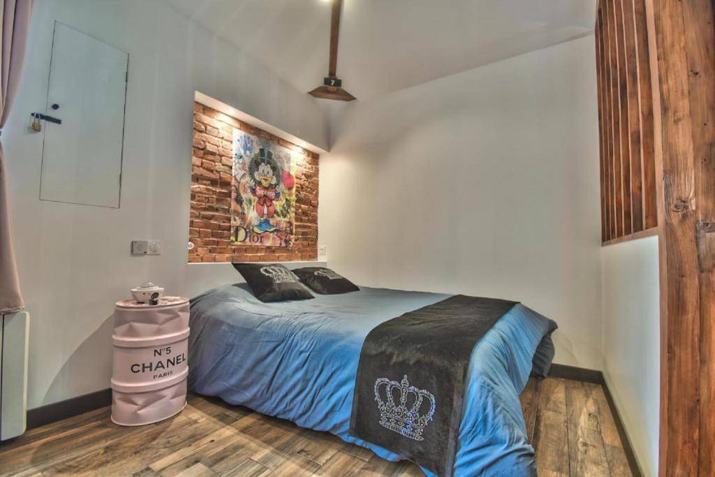 Appartement entier, One-Bedroom Apartment in Maintenon, Région de Chartres