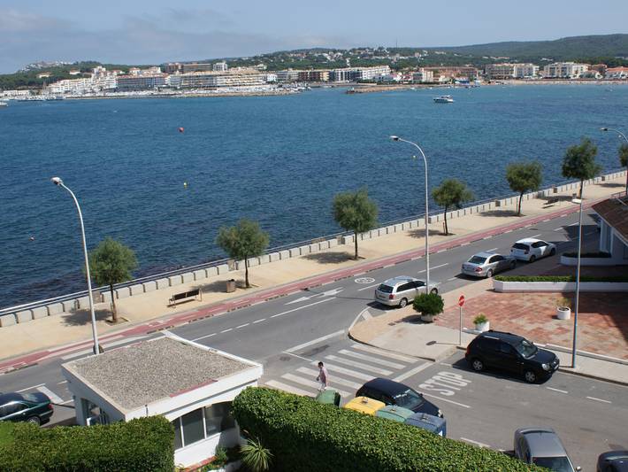 Ganze Wohnung, Geräumige Ferienwohnung in L'Escala für 6 Personen mit Gemeinschaftspool, nahe Strand und Supermarkt in l'Escala, Oberampurien