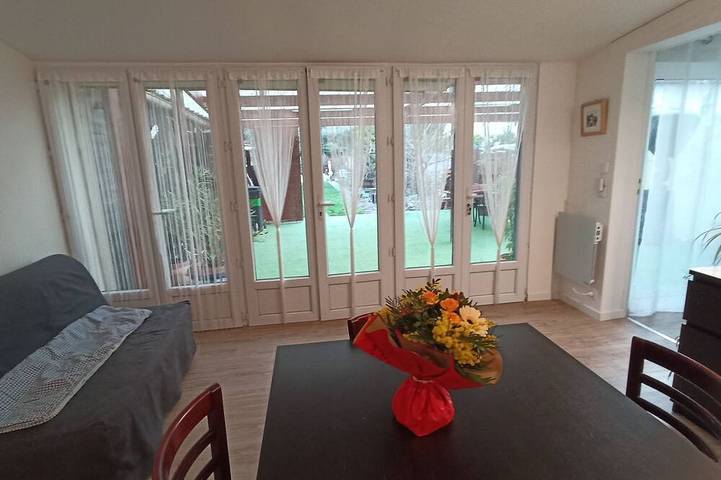 Location de vacances pour 4 personnes, avec Terrasse et Jardin à Chelles