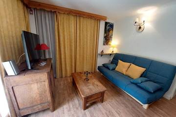 Chalet pour 5 personnes, avec terrasse ainsi que piscine et jardin dans La Norma