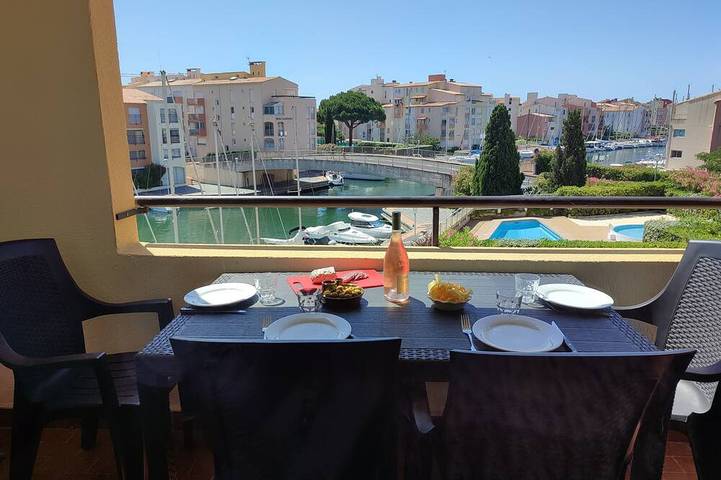Gîte pour 4 personnes, avec Terrasse et Piscine dans Casino du Cap d'Agde