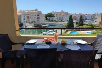 Gîte pour 4 personnes, avec piscine et terrasse dans Casino du Cap d'Agde