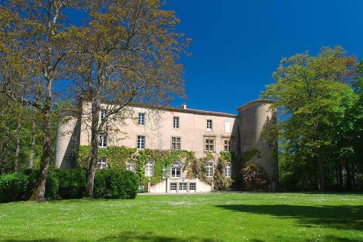 Château pour 20 personnes, avec Jardin dans l' Aude