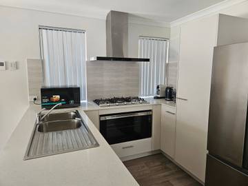 Holiday Home for 7 People in Perth, Western Australia, Photo 4