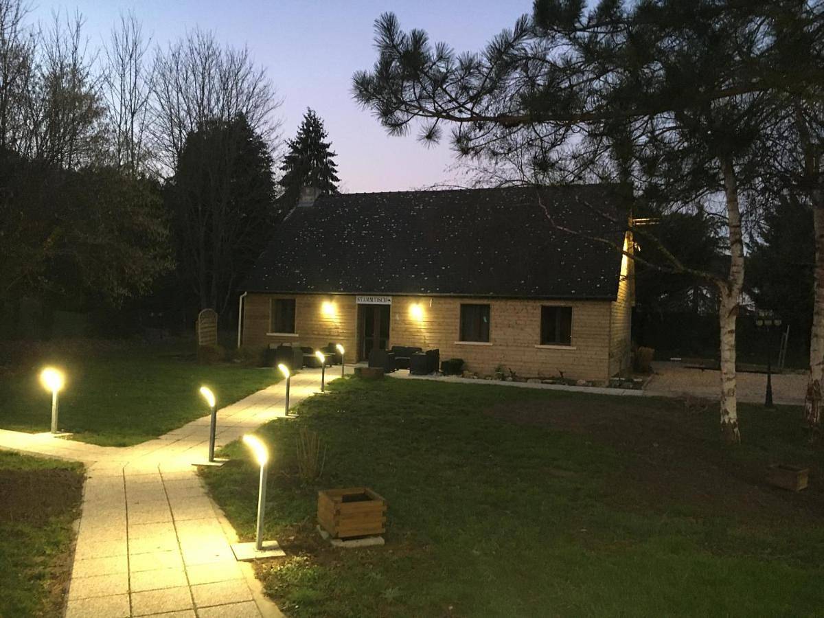 Double Room in Bardouville, Région de Rouen
