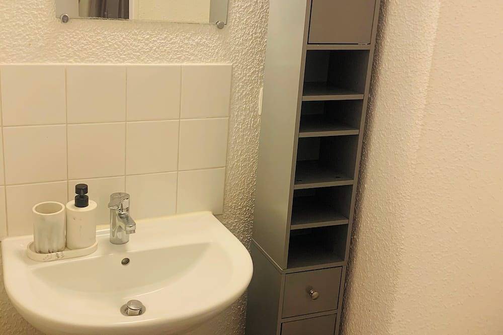 Entire apartment, Ancrage Home - Warm, well-designed studio for a pleasant stay in Montargis, Montargis region