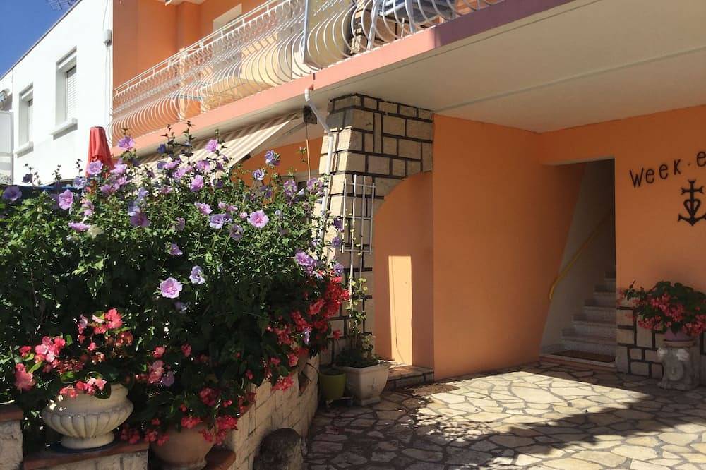Le charmant, Superb T3 on 1st floor, 150m from the sea and shops in Le Grau-du-Roi, Côte d'Améthyste