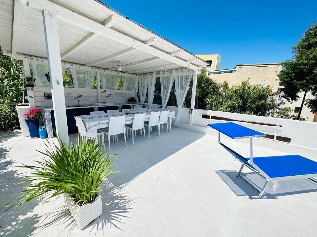 Apartment with Terrace in La marinella dei morti, Ponza