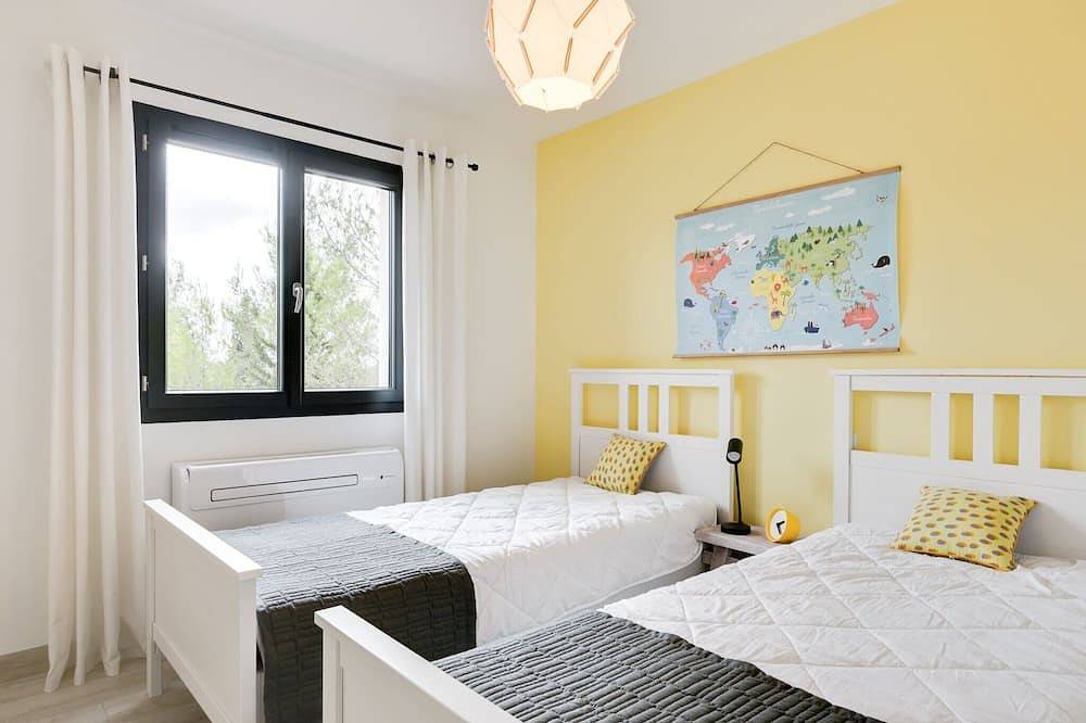 Stylish villa in Beaufort with private pool in Beaufort, Canal du Midi