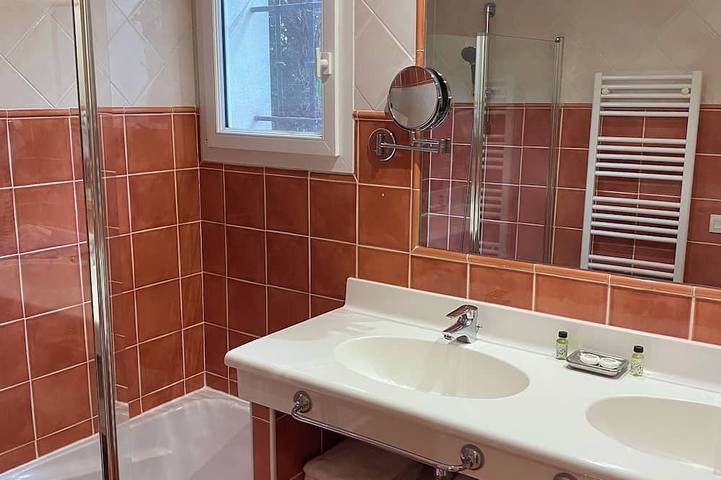 Villa climatisée grand confort avec jardin privé, piscine in Carros, Côte méditerranéenne (France)