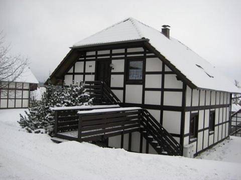 Ferienanlage für 6 Personen, mit Balkon und Terrasse sowie Garten in Frankenau