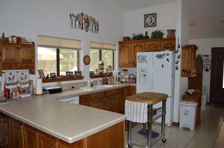 Vacation home for 14 people, with hot tub and yard in San Antonio