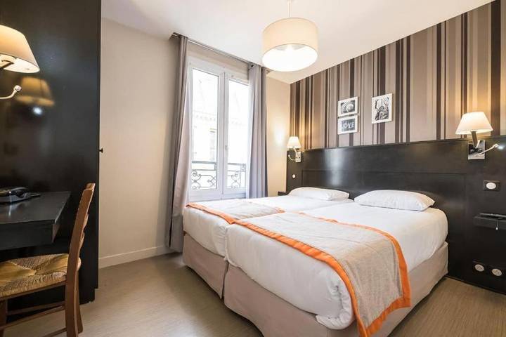 Hôtel pour 7 personnes, avec Terrasse dans Casino De Paris - 2