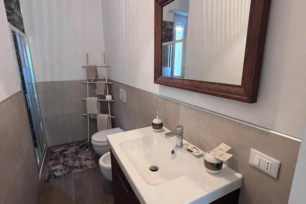 Appartamento intero, Bellissima e rilassante vista lago in Castro, Lago d'Iseo