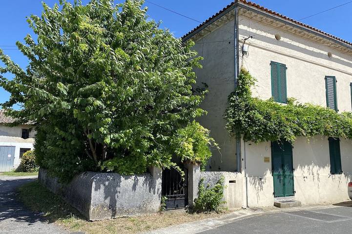 Location de vacances pour 6 personnes, avec jacuzzi et jardin à Saint-Androny