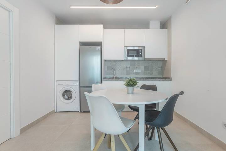 Ganze Wohnung, Ferienwohnung 'Zimmer 3' mit Wi-Fi und Klimaanlage in Torremolinos Zentrum, Torremolinos