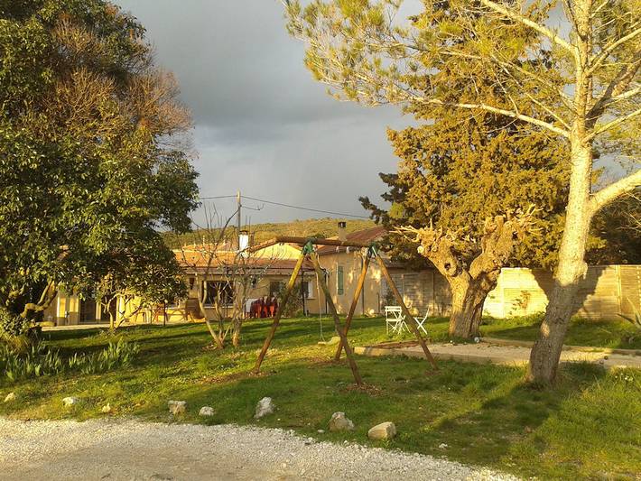 Gîte pour 14 personnes, avec piscine ainsi que jardin et terrasse, animaux acceptés