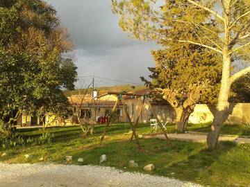 Gîte pour 14 personnes, avec jardin ainsi que piscine et terrasse, animaux acceptés dans le Gard