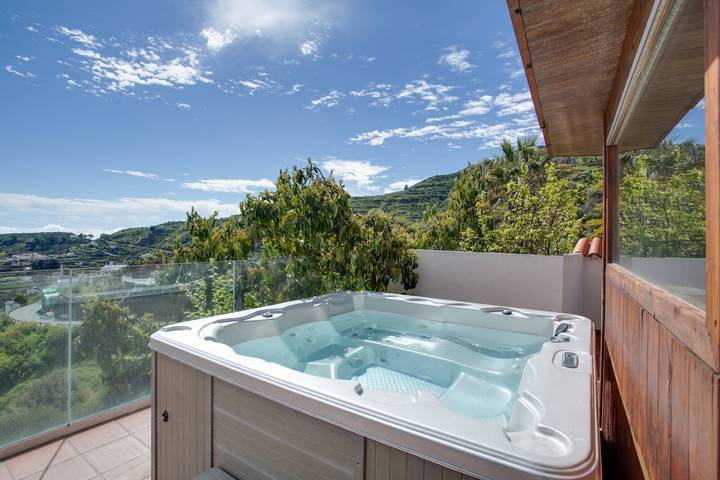 Apartamento entero, Vacaciones 'Junior Suite' con vistas a la montaña, Wi-Fi y aire acondicionado in Las Lagunetas, Vega de San Mateo