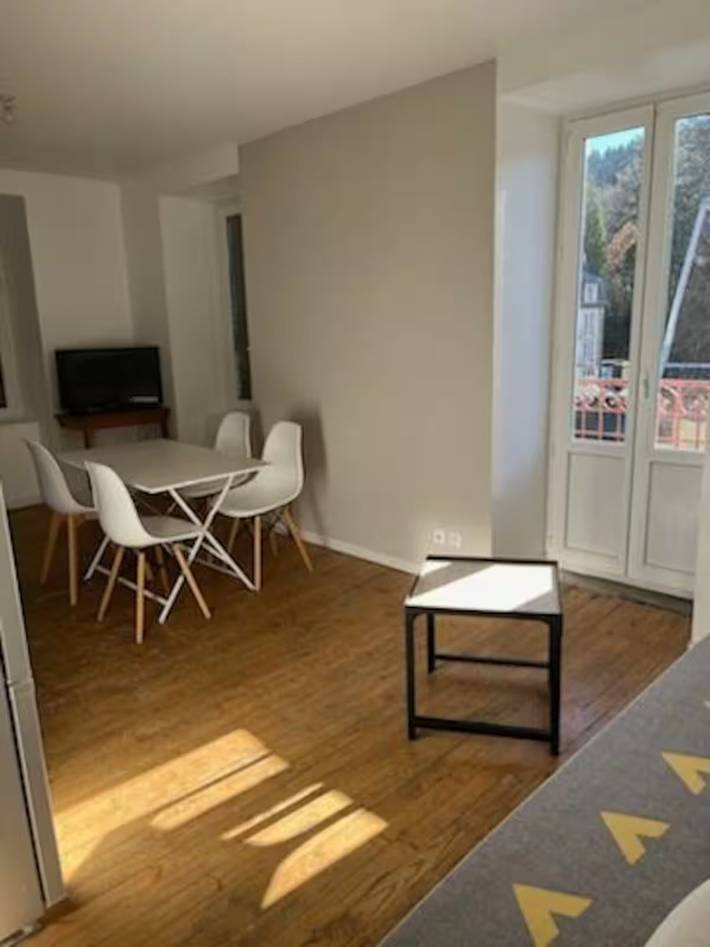 Entire apartment, T2', balcony and Wi-Fi in La Bourboule, Volcans d'Auvergne Regional Nature Park