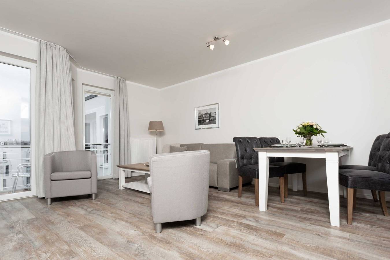 Ganze Wohnung, Moderne Ferienwohnung in Strandnähe mit Sauna, Fitnessraum und Fahrstuhl im Haus in Ostseebad Binz, Binz