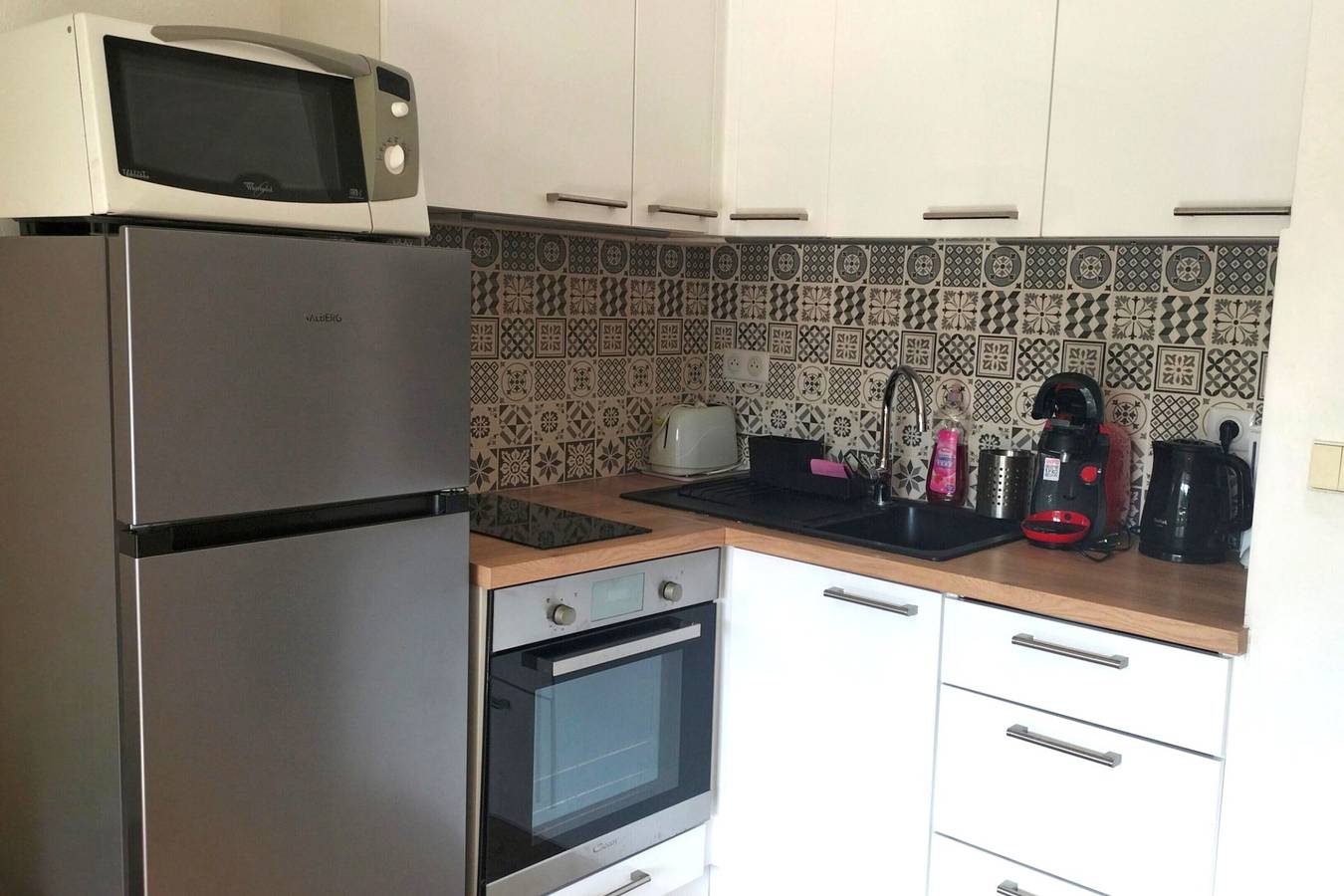 Ganzes Studio, Flat with terrace in Sanary-sur-Mer in Sanary-sur-Mer, Mittelmeerküste (Frankreich)