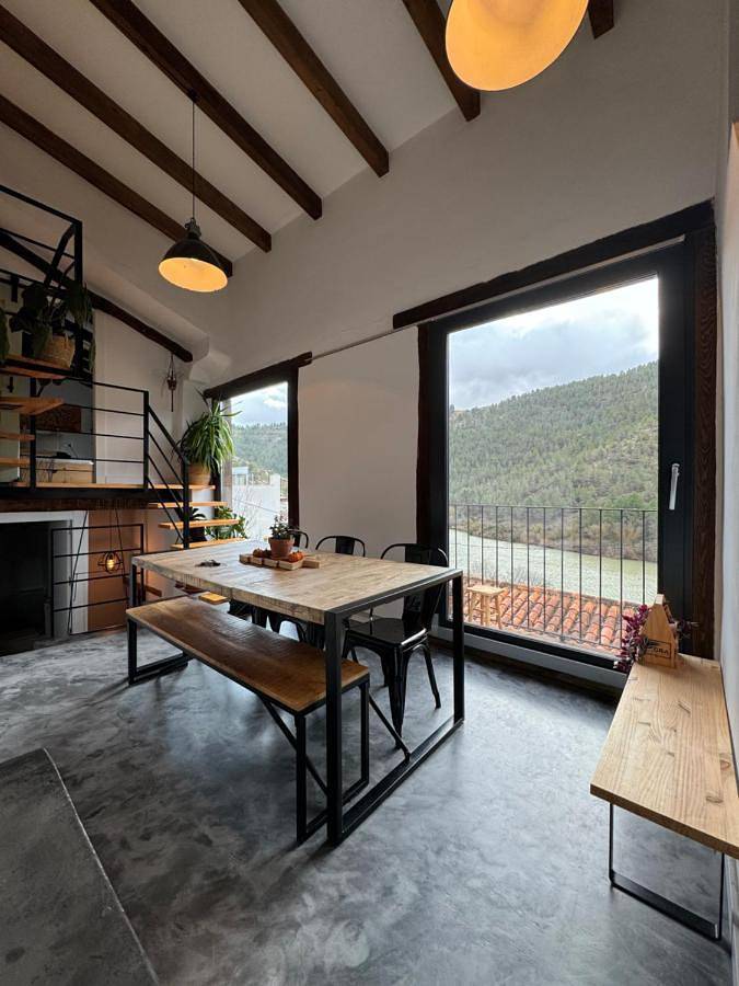 Casa rural para 7 personas, con vistas al lago además de balcón y vistas, Se admiten mascotas en Alcalá del Júcar