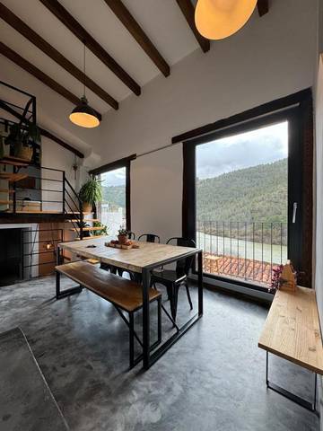 Maison de campagne pour 7 personnes, avec balcon ainsi que vue et vue sur le lac, animaux acceptés dans Tolosa (Alcala del Jucar)