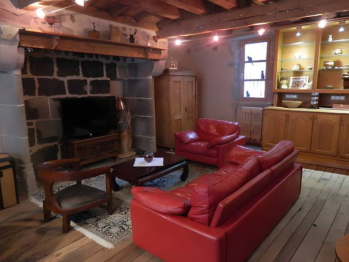 Ferienhaus 'La Maison De Marie' mit privater Terrasse und Wlan in Regionaler Naturpark Volcans d'Auvergne
