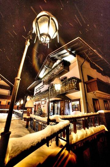 Hôtel pour 2 personnes, avec balcon et vue à Sappada