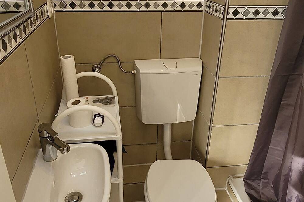 Ganze Wohnung, Ruhige 1 Zimmer Wohnung in Wiesbaden, Rheingau