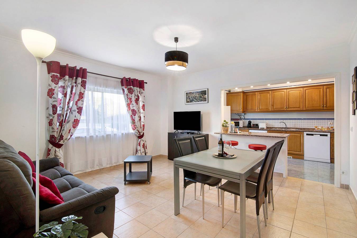 Ganze Wohnung, Apartamento "Manelito House" mit Pool, Balkon und Wi-Fi in Albufeira, Faro Distrikt