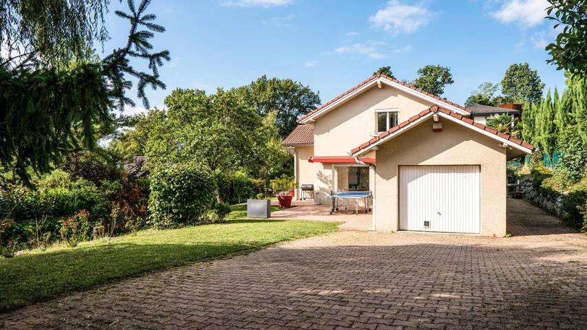 Location de vacances pour 8 personnes, avec piscine ainsi que jardin et vue à Meylan - 3