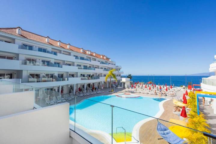 Apartamento para 2 personas, con piscina además de jardín y vistas en La Arena