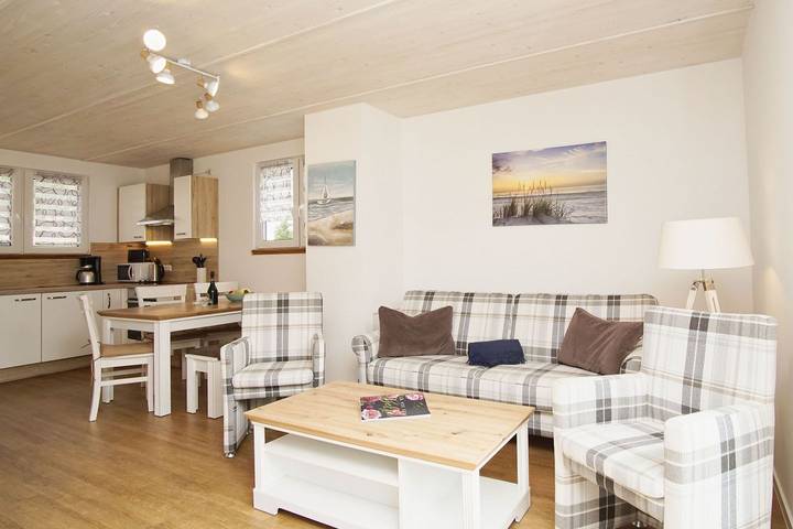 Modernes Ferienhaus mit eigener Terrasse und kleinem Garten - Ferienhaus Liva in Dranske, Rügen