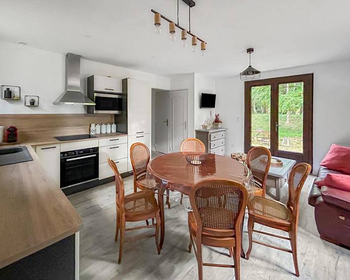 Location de vacances pour 5 personnes, avec jardin et piscine, animaux acceptés à Ménestreau-en-Villette