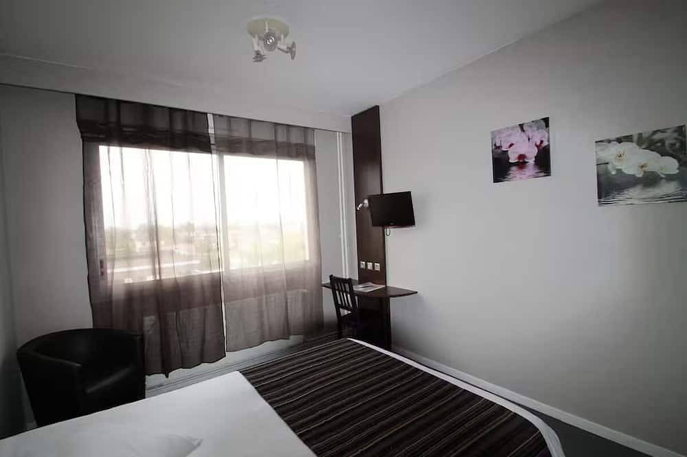 Comfortable Stay with Cozy Rooms and Proximity to Olympic Park, Free Parking in Saint-Priest, Rhône