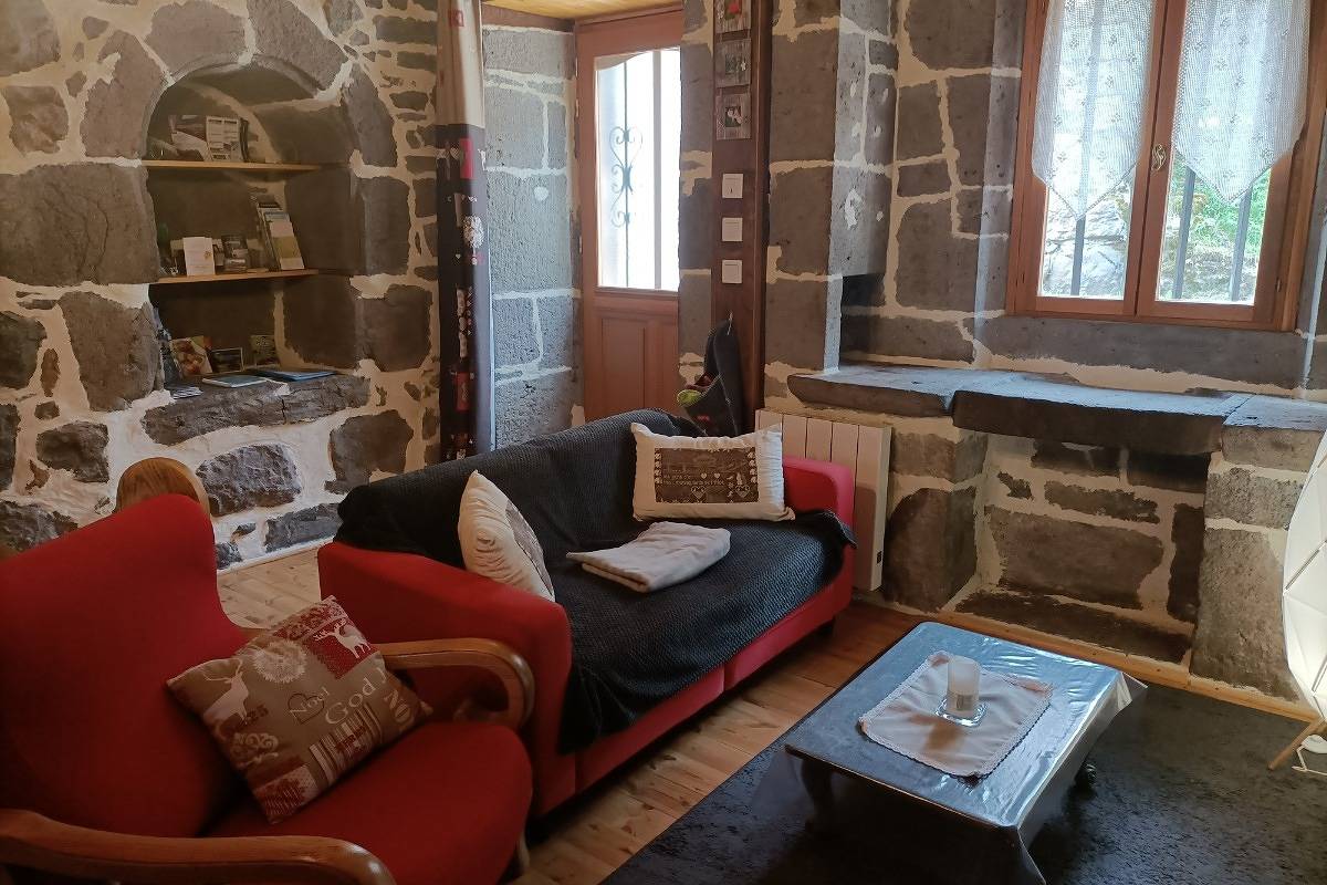 Gîte Fontaine du Barry in Albepierre-Bredons, Parc naturel régional des Volcans d'Auvergne