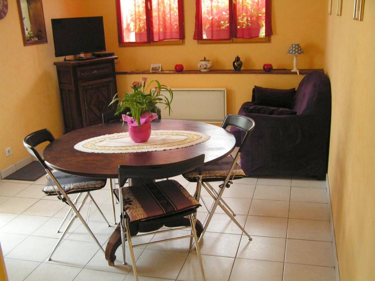 Double Room in Montcaret, Périgord Pourpre