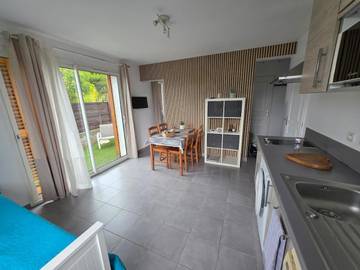 Gîte pour 4 personnes, avec vue et jardin, animaux acceptés dans Plage de la Madrague (Giens)