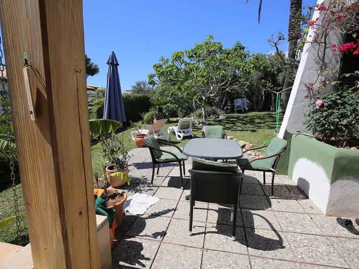 Erholung im Garten und am Strand in Cala Anguila, Manacor