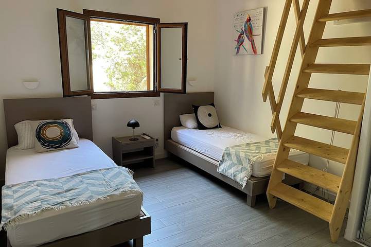 Location de vacances pour 6 personnes, avec terrasse et jardin dans Plage d'Abartello - 3