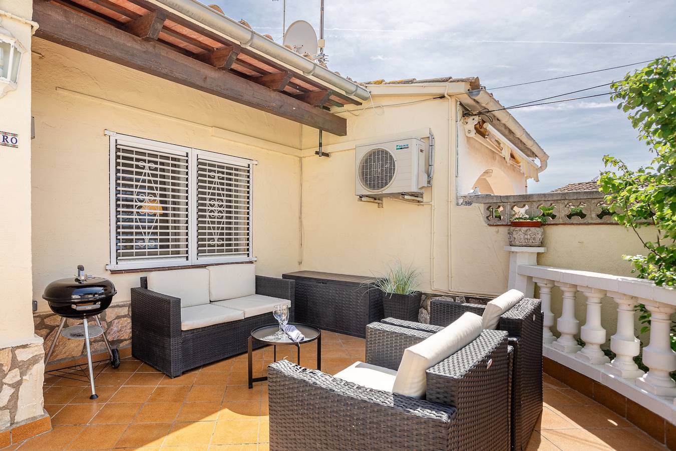 Vakantiehuis 'Maison La Coquette' met privé terras, Wifi en airconditioning in L'Escala, Upper Empordà